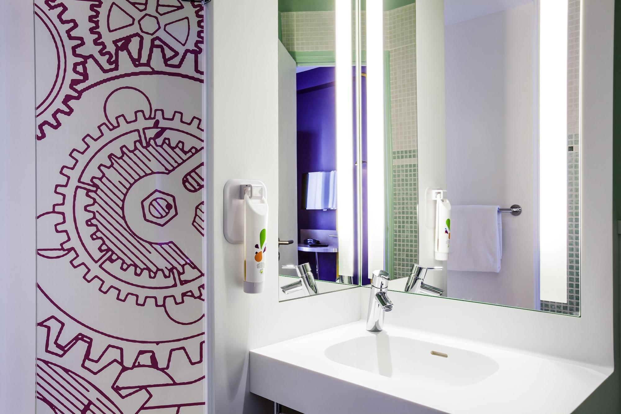 Ibis Styles Paris Mairie De Clichy Hotell Exteriör bild